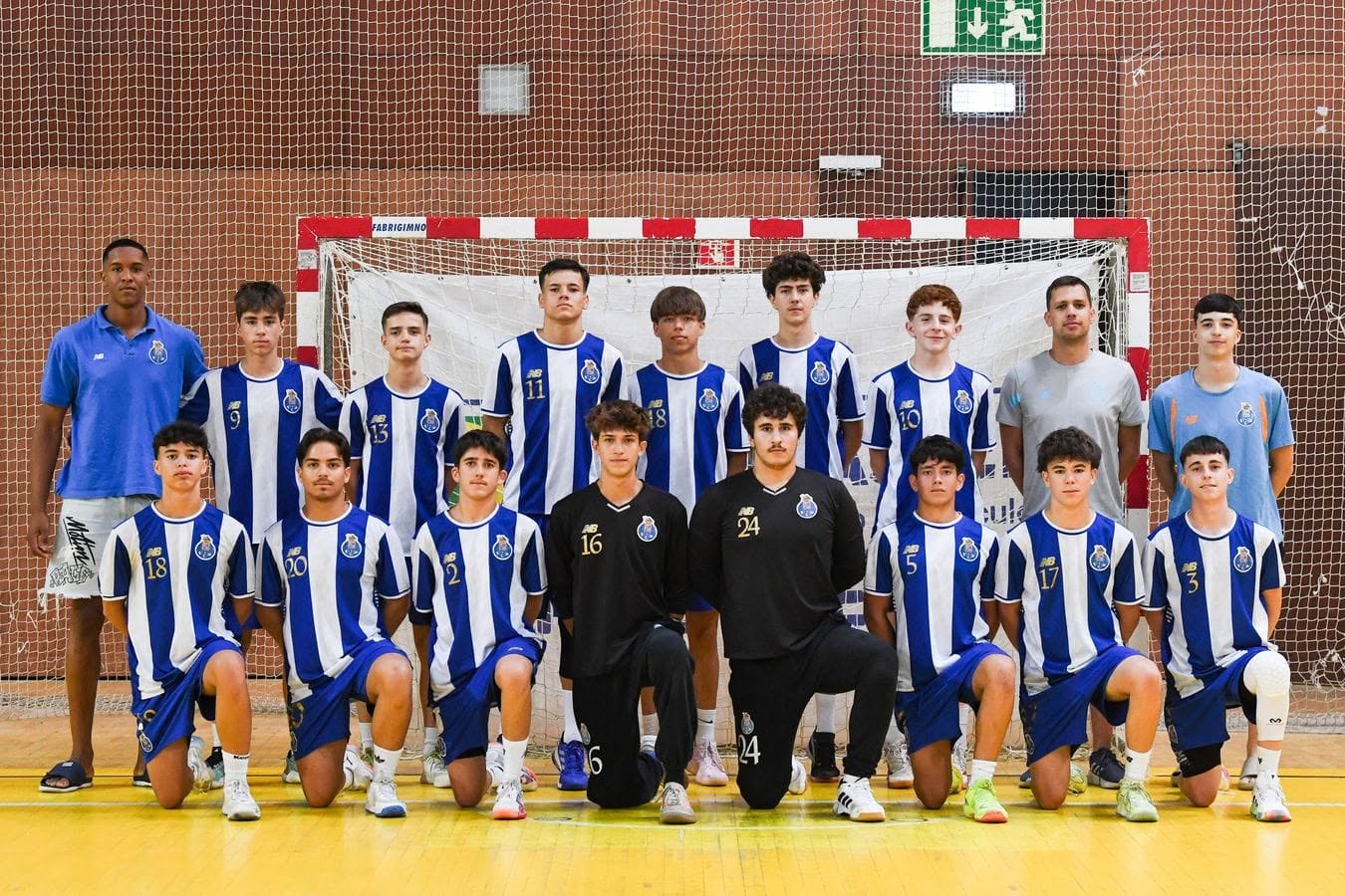Atletas da Academia Claret representam o FC Porto na Costa Doiro Handball Cup 2026